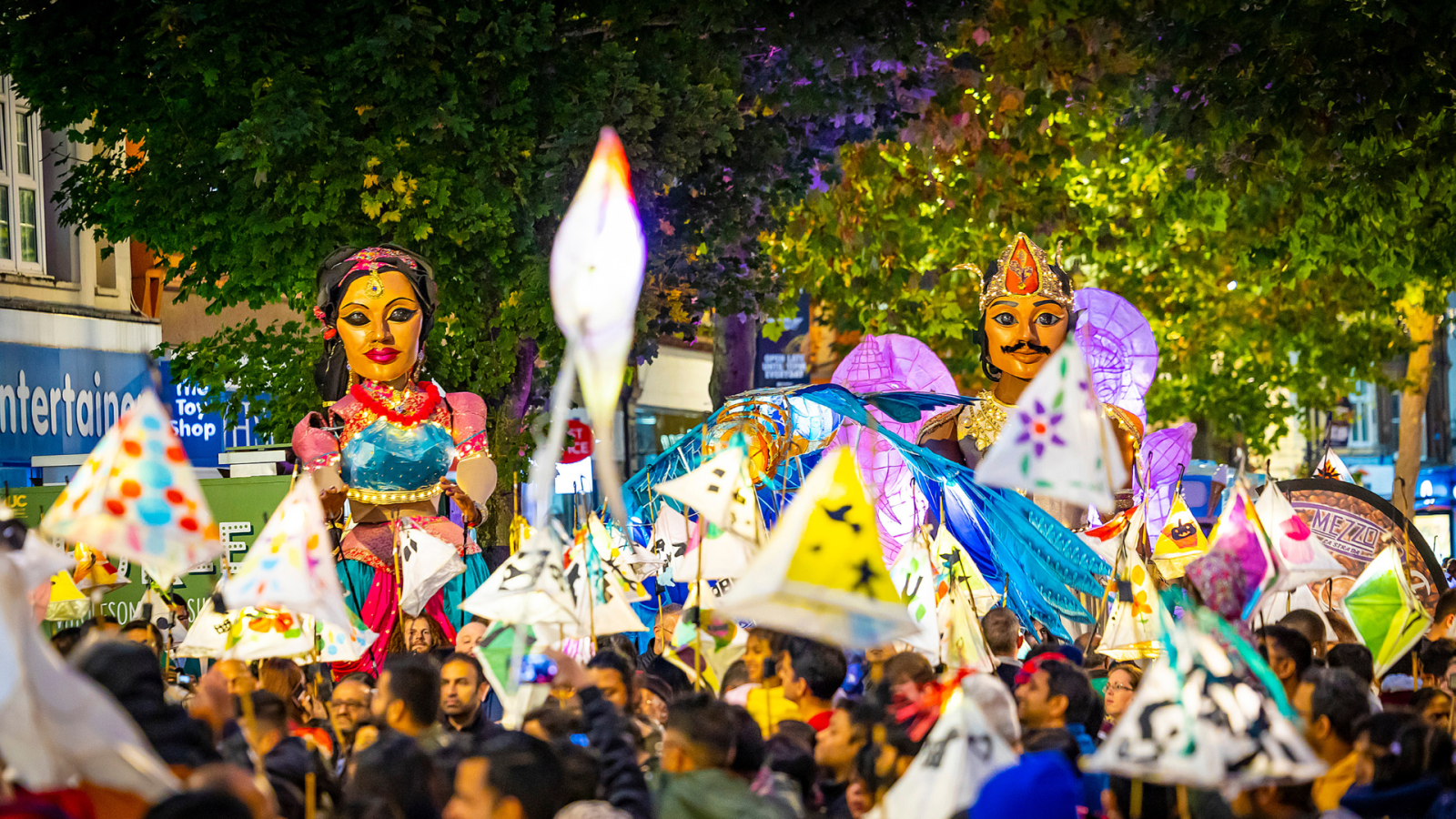 Diwali puppets in parade through Reading high street